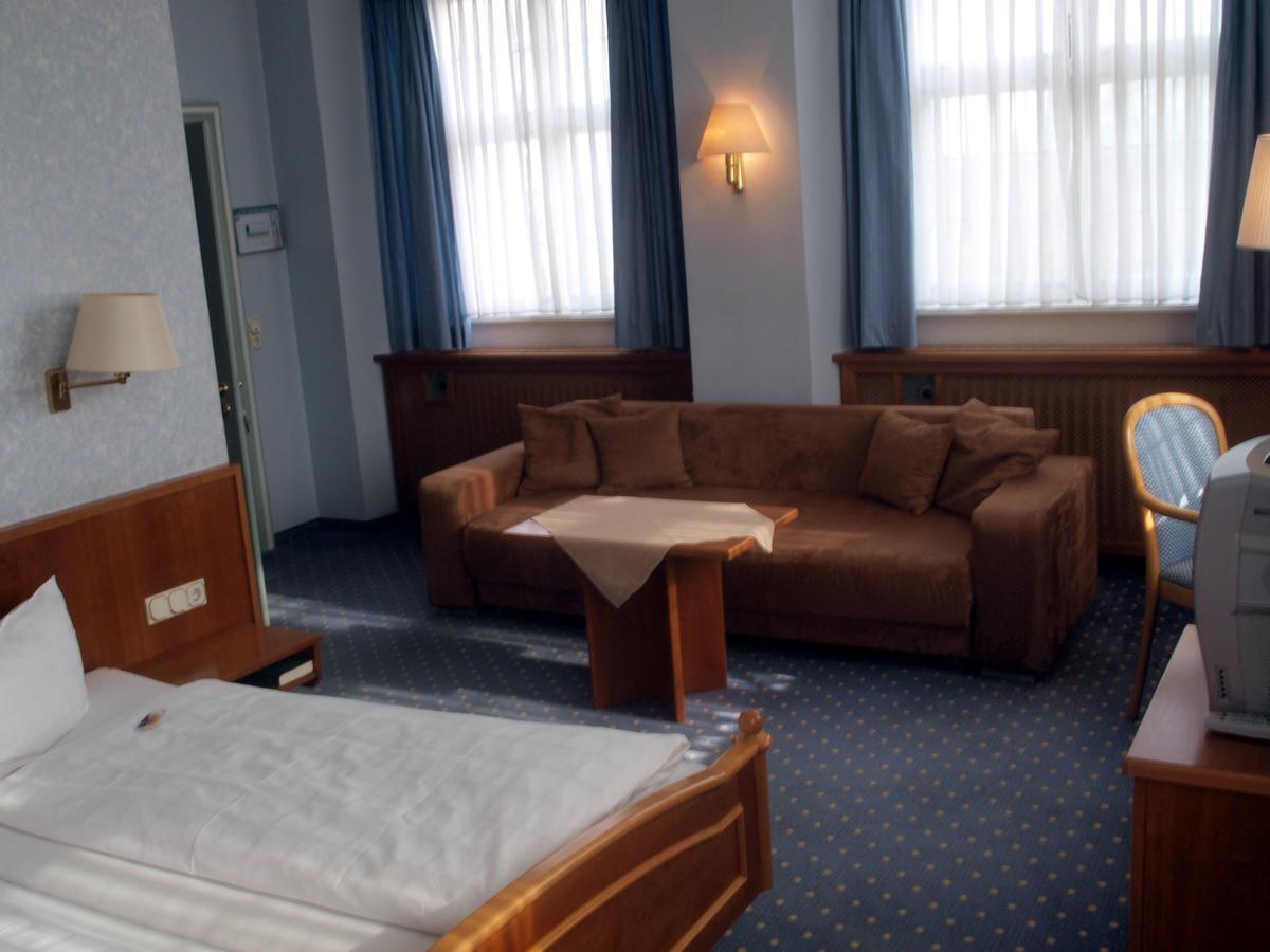 Markgraeflich Badischer Gasthof Schwanen Salem  Esterno foto